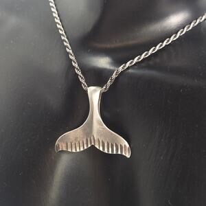 Silver Whale Tail Necklace 17" Vertical Ridges 925 Silver 6 Grams